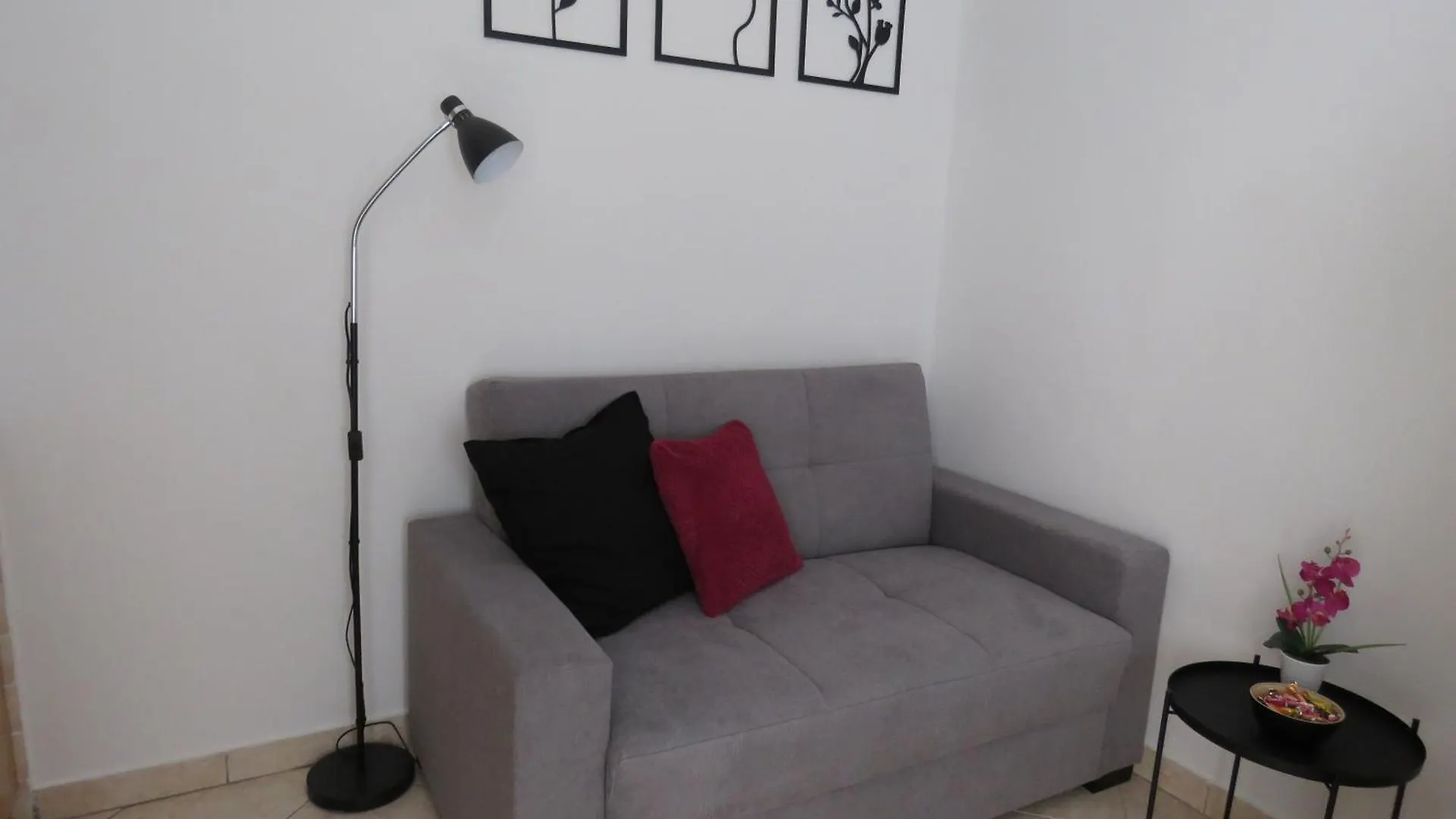 Erika Medulin Apartment 0*,